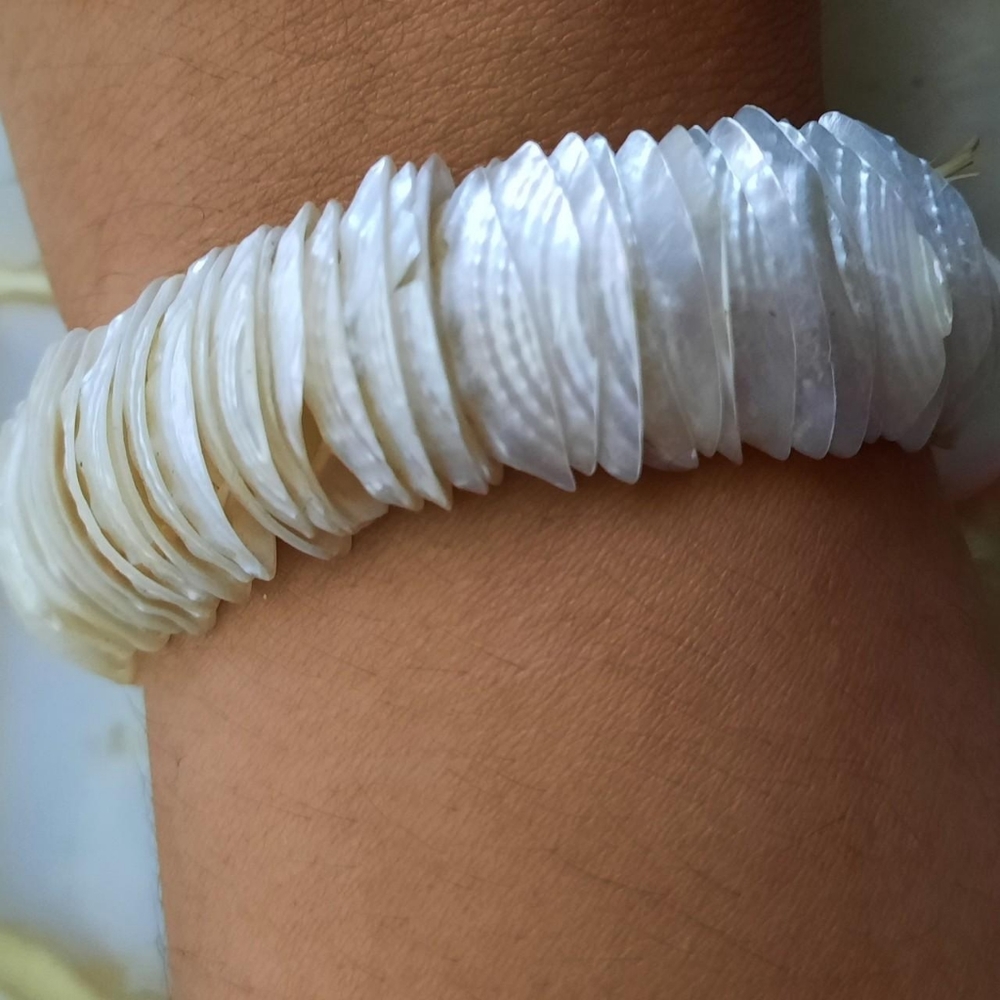 Handmade Shell Bracelet - Picture 3 of 3